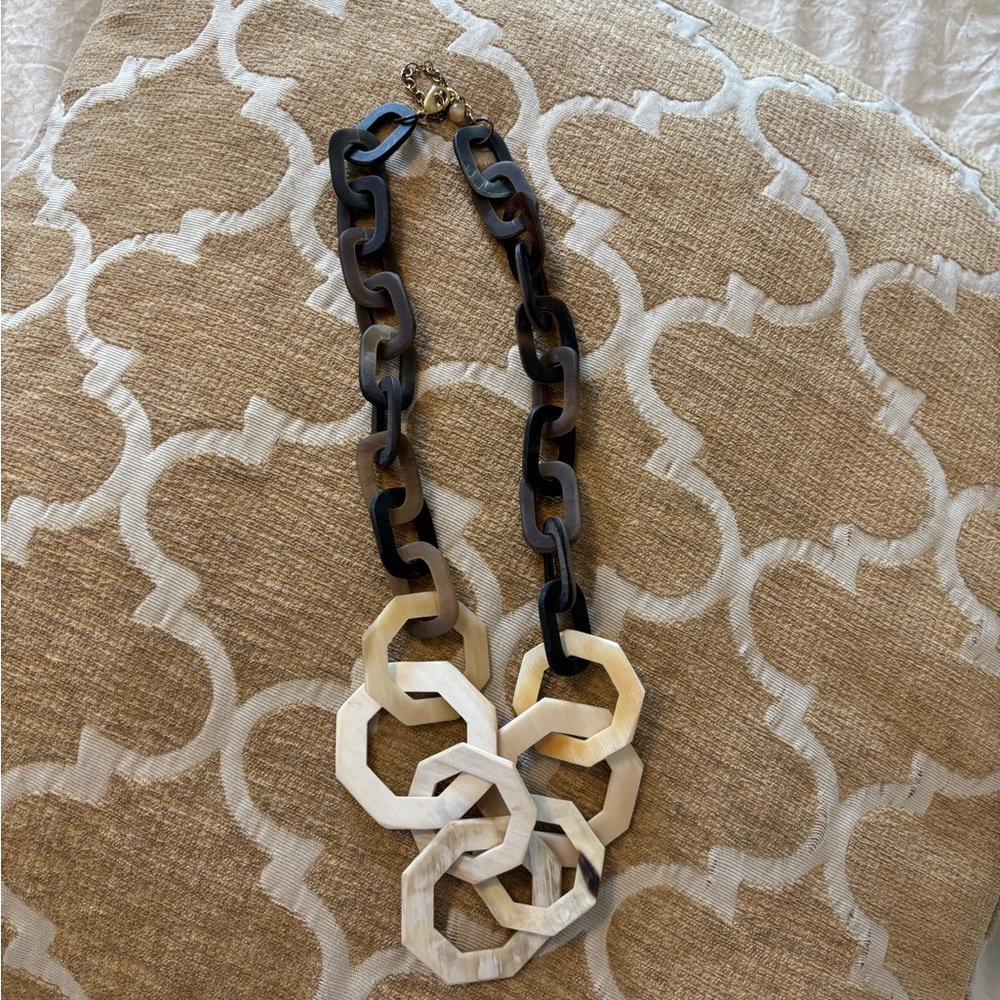 J jill Chunky Tortoise Shell and Cream Link Necklace